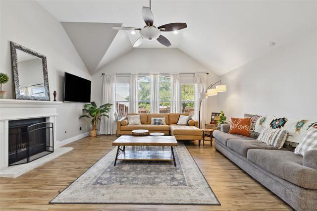Foto del edificio - 1513 Hill Creek Dr
