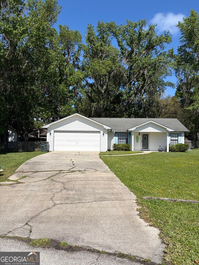 Foto del edificio - 121 Innerlake Ln