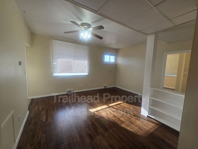 Foto del edificio - 3115 S Forest Ave