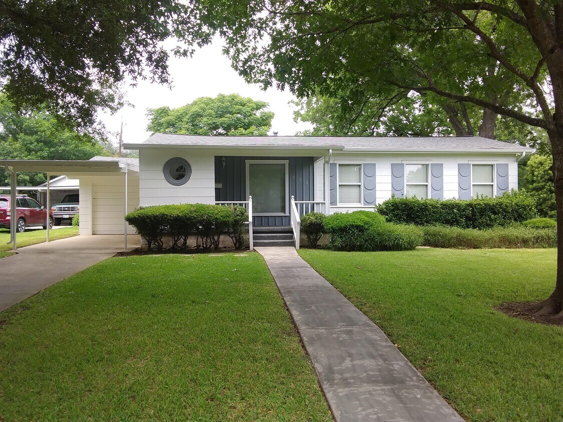 Foto principal - 353 Irvington Dr