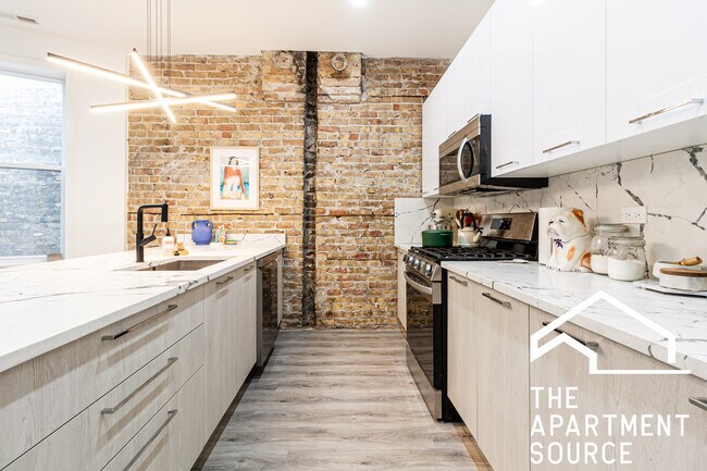 Foto del edificio - 2741 W Division St