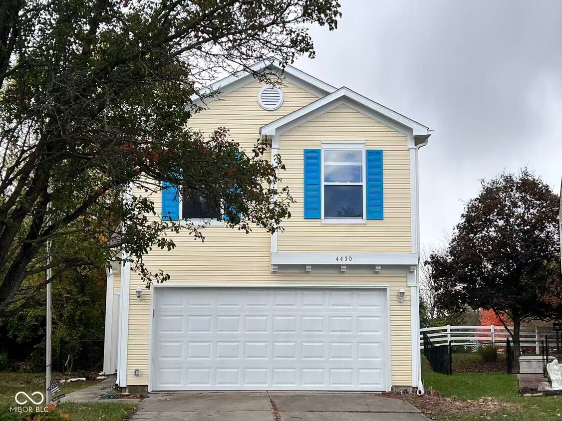 Primary Photo - 4450 Connaught W Dr