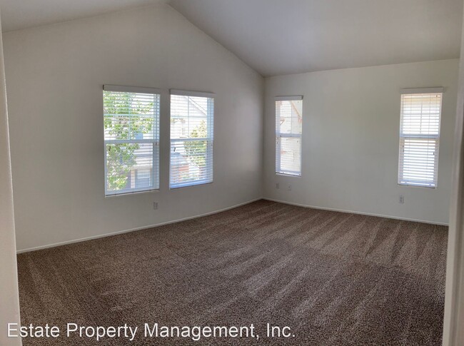 Building Photo - 3 br, 2.5 bath House - 204 Quail Circle