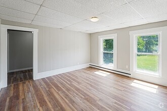 Building Photo - 62 Willow Rd