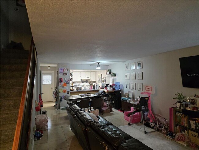 Foto del edificio - 4823 W McElroy Ave