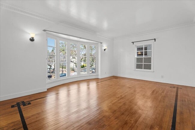 Photo - BEAUTIFUL FRENCH NORMANDY STYLE 2BR UNIT Apartment