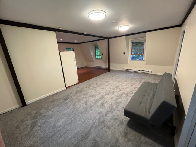 Foto del edificio - 322 E Boyds Rd