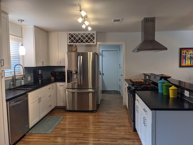 Kitchen - 5509 Claymoor Dr