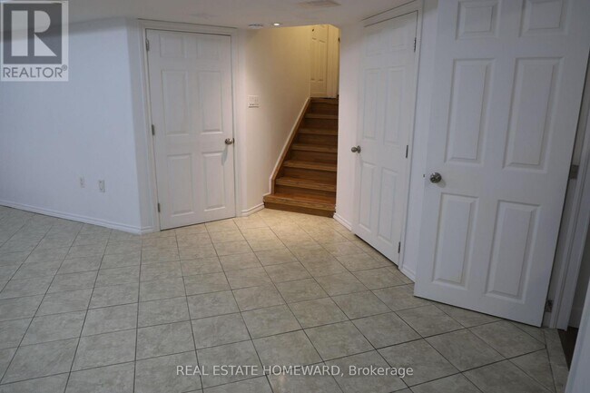 Photo du bâtiment - 1212 Fox Hill St