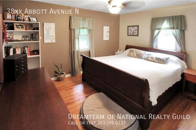 Foto del edificio - 3300 Oakdale Ave N