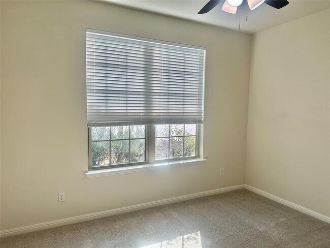 Building Photo - 7211 Loggia Pl
