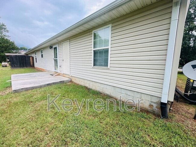 Building Photo - 253 Dumplin Ln