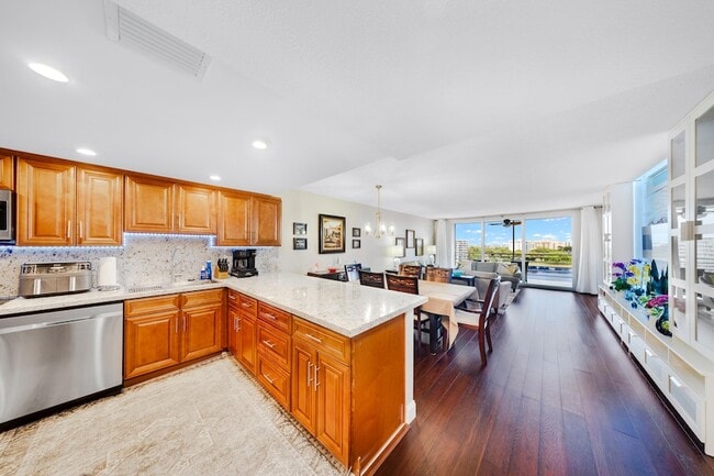 Building Photo - 3051 N Course Dr