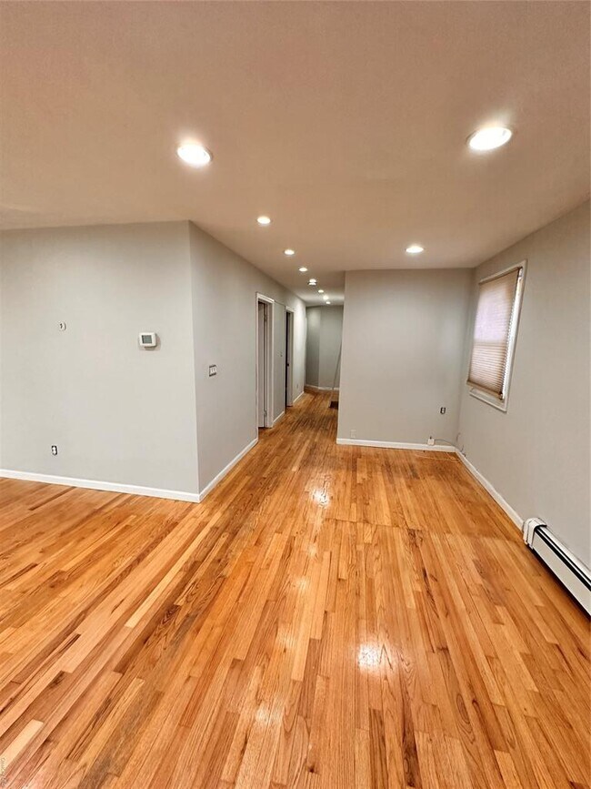 Foto del edificio - 46 Bennett Ave