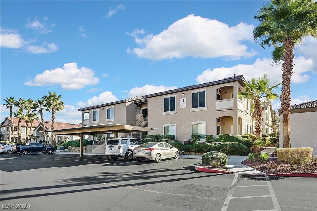 2305 W Horizon Ridge Pkwy Unit 424, Henderson, NV 89052 Condo for