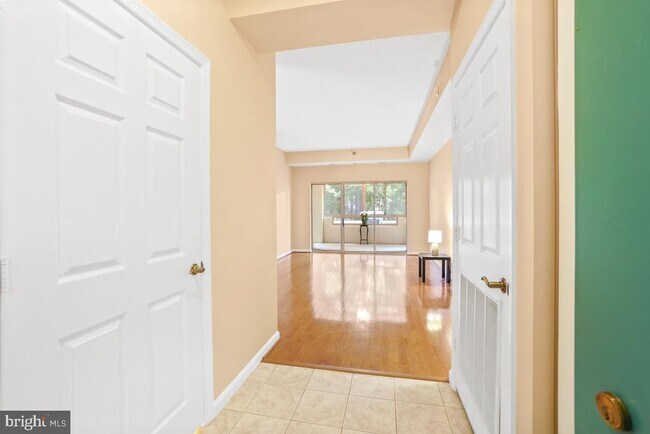 Building Photo - 14809 Pennfield Cir