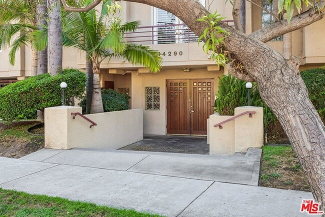 Foto del edificio - 14290 Dickens St