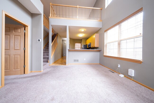 Foto del edificio - 16341 Jamison Path