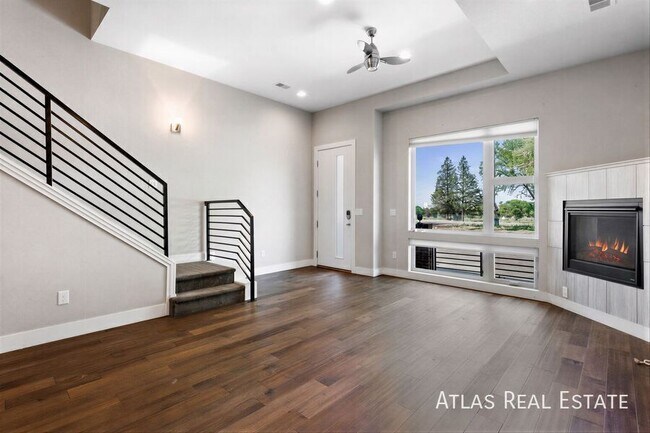 Building Photo - 4132 E 35th Ave