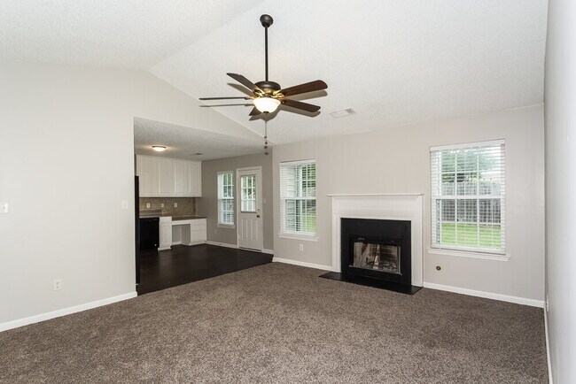 Building Photo - 345 Breeze Mdw