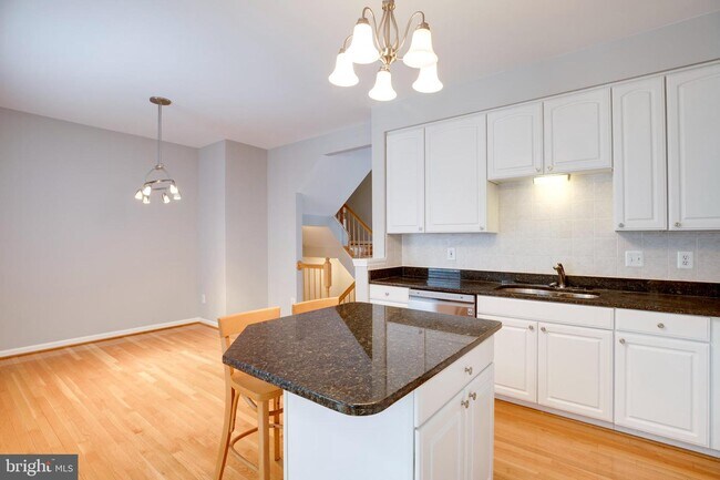Foto del edificio - 14274 Glade Spring Dr