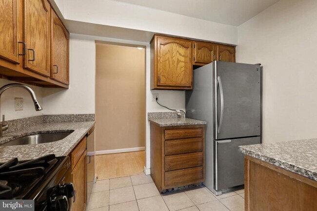 Building Photo - 6089 Majors Ln