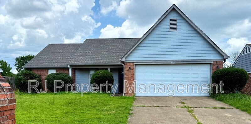 Foto principal - 6290 Oak Run Dr E