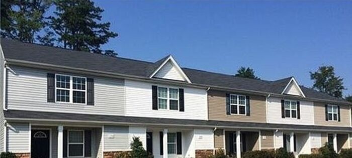 Primary Photo - Spacious 4 bedroom, 2 full bath, 2 story t...