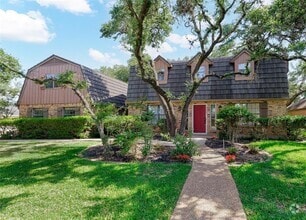 Building Photo - 9006 Balcones Club Dr