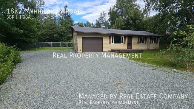 Building Photo - Cute three bedroom one bathroom single gar...
