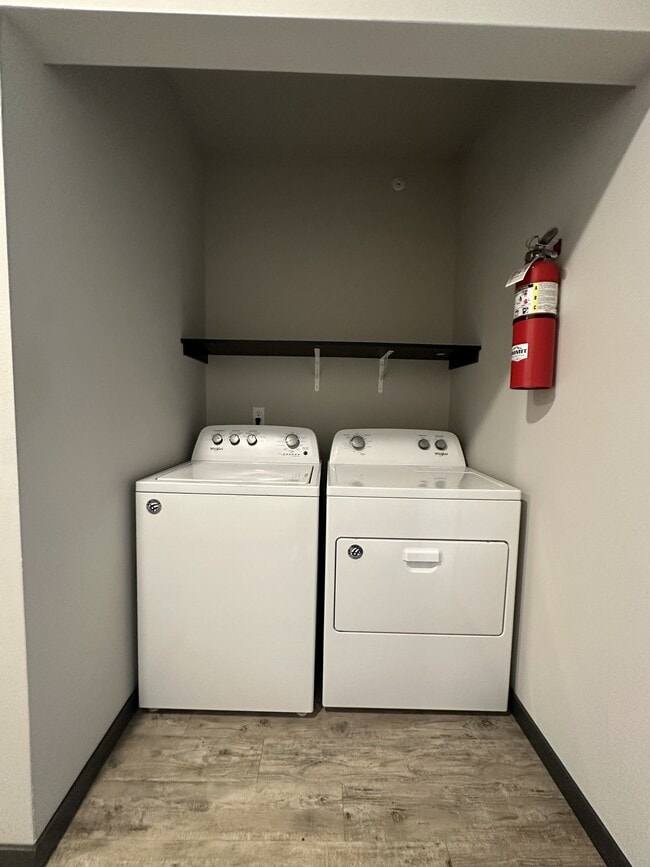 Building Photo - 950 Commercial St