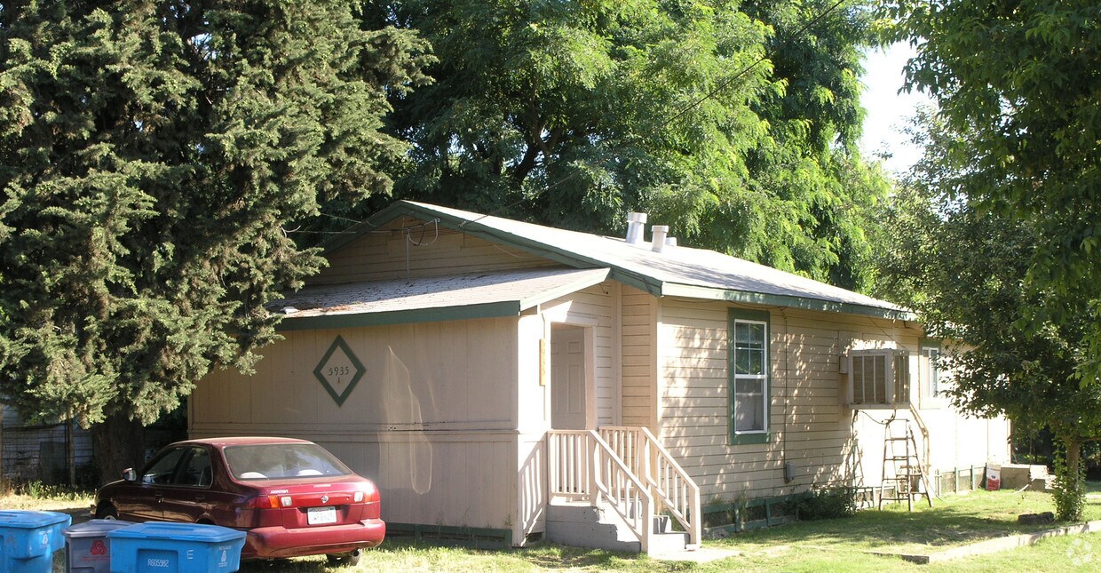 Foto del edificio - 5931-5935 Garden Ave