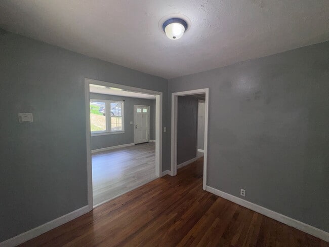 Building Photo - 1529 Charlotte Ave