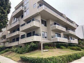 Building Photo - 700 Esplanade