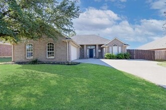 Building Photo - 204 Cory Ct