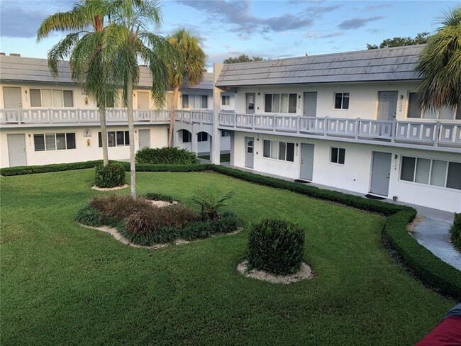 Foto del edificio - 2731 N Andrews Ave