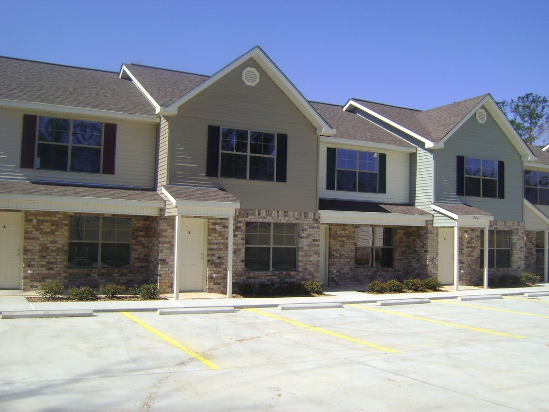 43087 W Pleasant Ridge Rd, Hammond, LA 70403 Townhome Rentals in