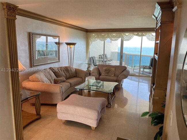 Foto del edificio - 17555 Collins Ave