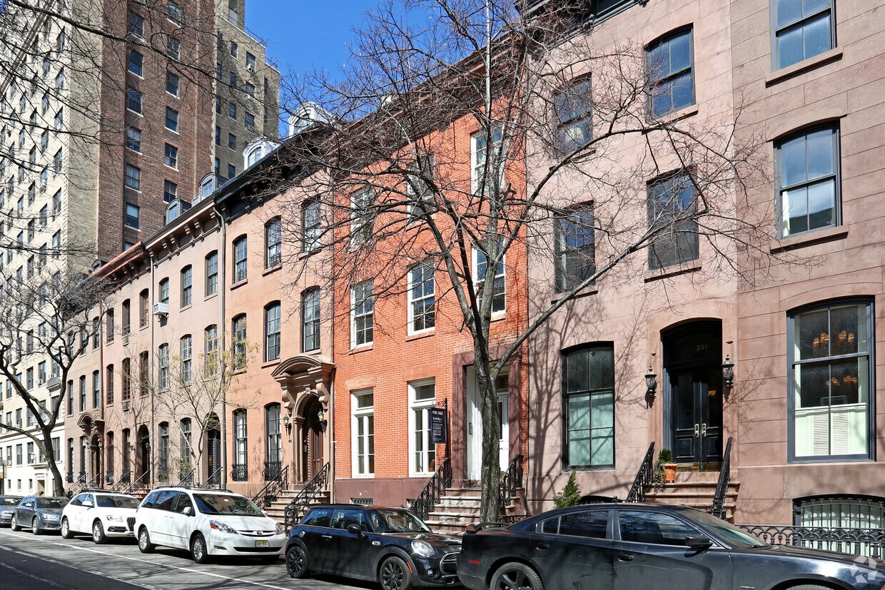 Building Photo - 353 W 19th St