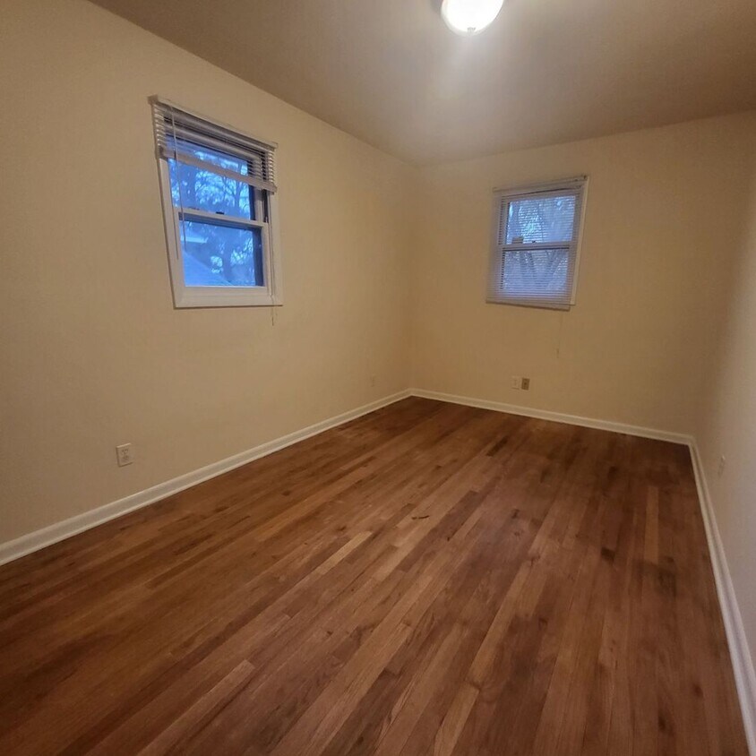 Foto del edificio - 310 E Main St