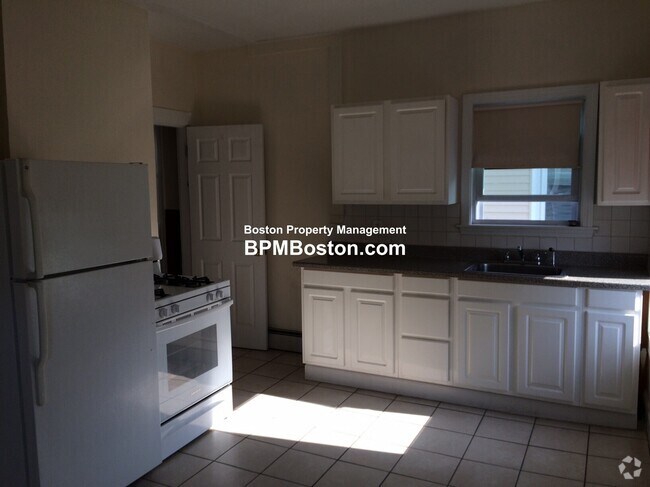 Building Photo - 76 Hano St