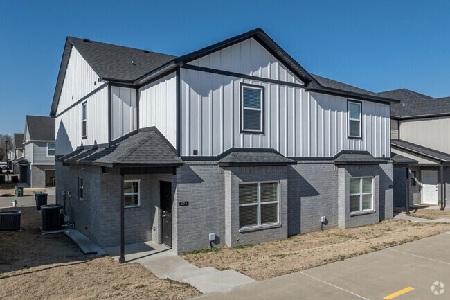 Foto del edificio - Towne West