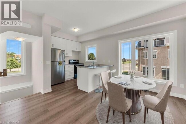 Building Photo - 19 Picardy Dr