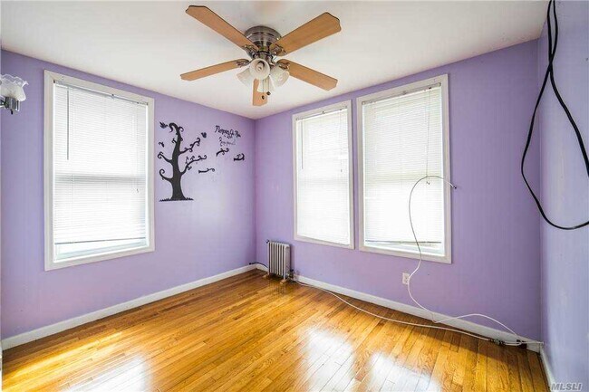 Foto del edificio - 149-41 Tahoe St