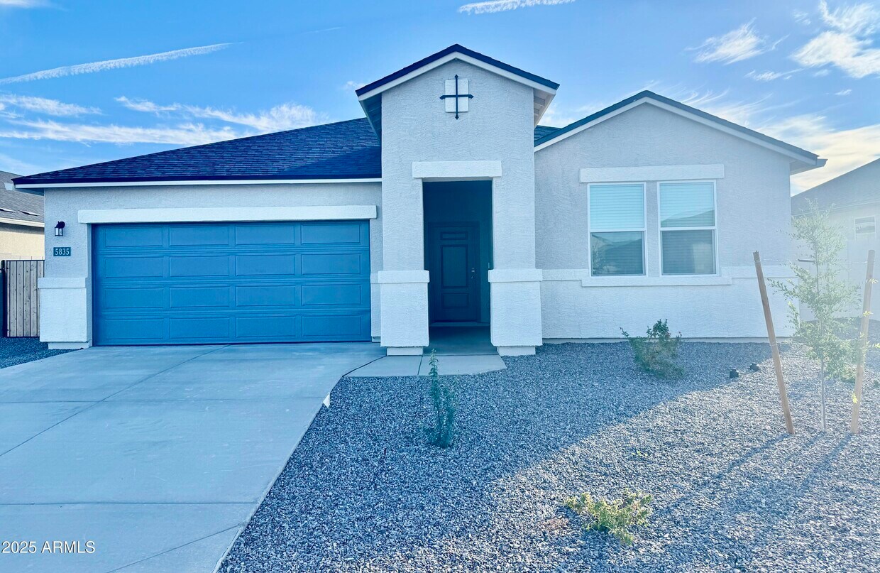 Primary Photo - 5835 E Freesia Ln