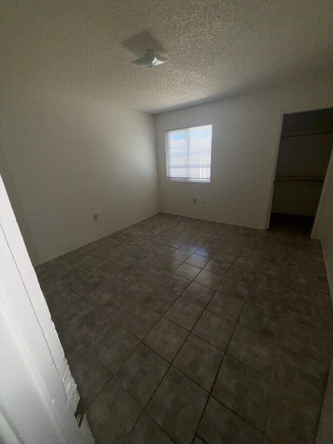 Foto del edificio - 21239 Madre St