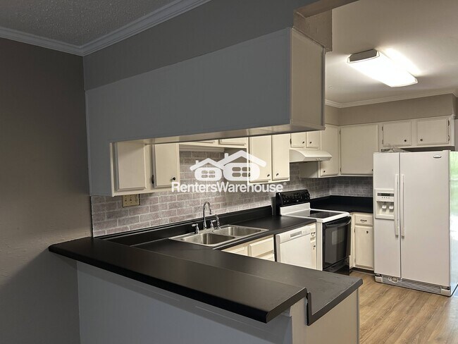 Foto del edificio - 313 Heath Dr