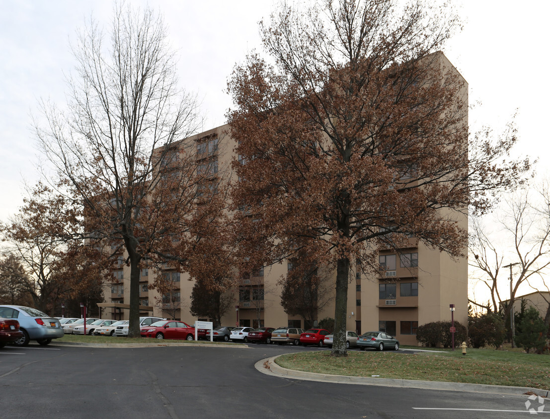 Primary Photo - Olathe Towers