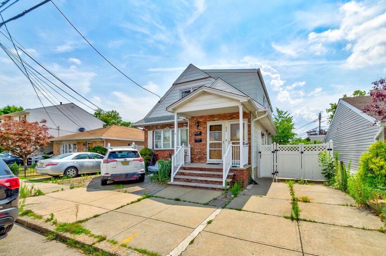 Primary Photo - 88 Riverview Rd