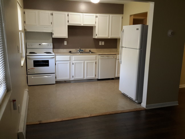 3207 Park Dr Unit 4 Flint Mi 48507 Apartment For Rent In Flint